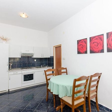 Apartments Ivanka วิส ภายนอก รูปภาพ