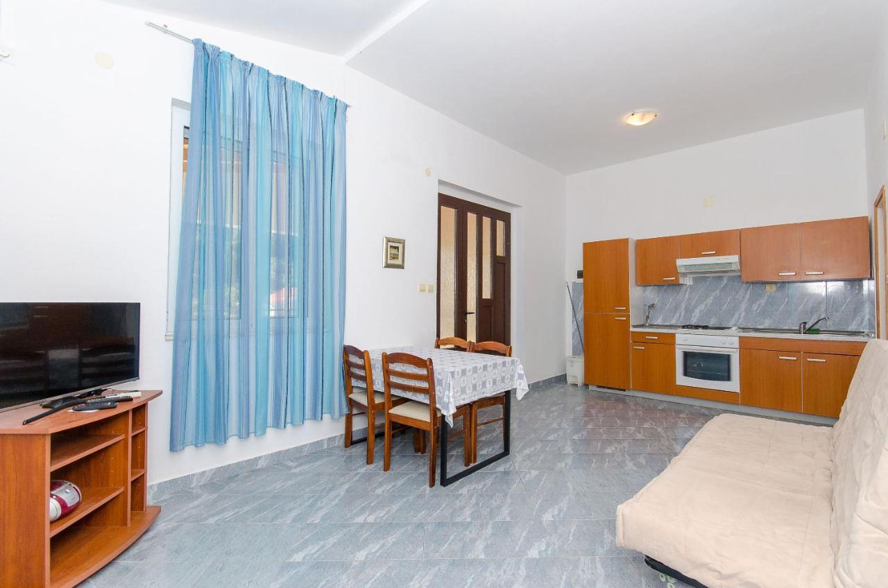 Apartments Ivanka วิส ภายนอก รูปภาพ