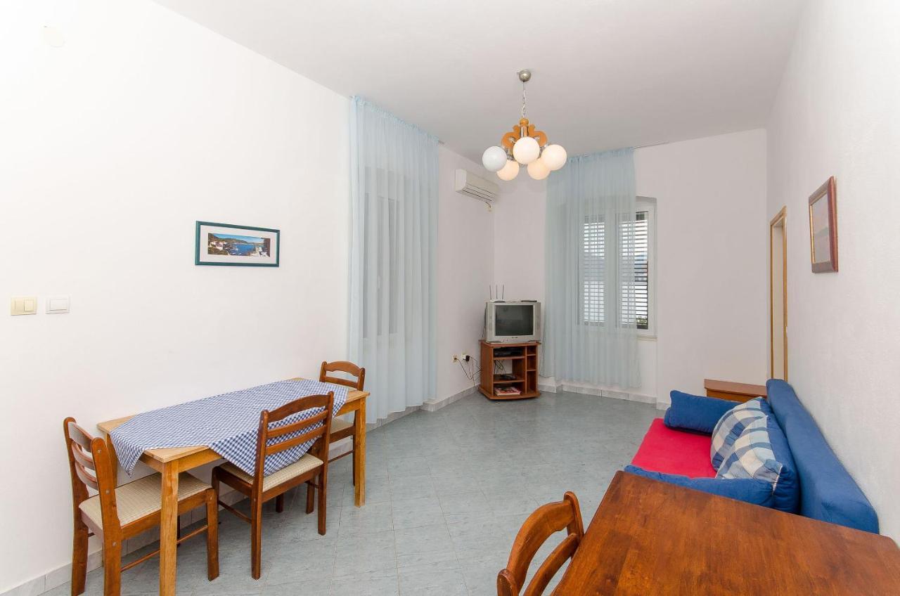 Apartments Ivanka วิส ภายนอก รูปภาพ