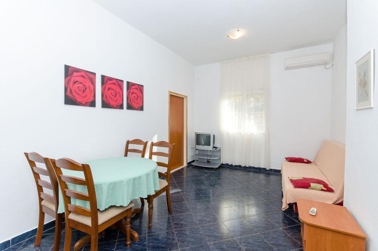Apartments Ivanka วิส ภายนอก รูปภาพ
